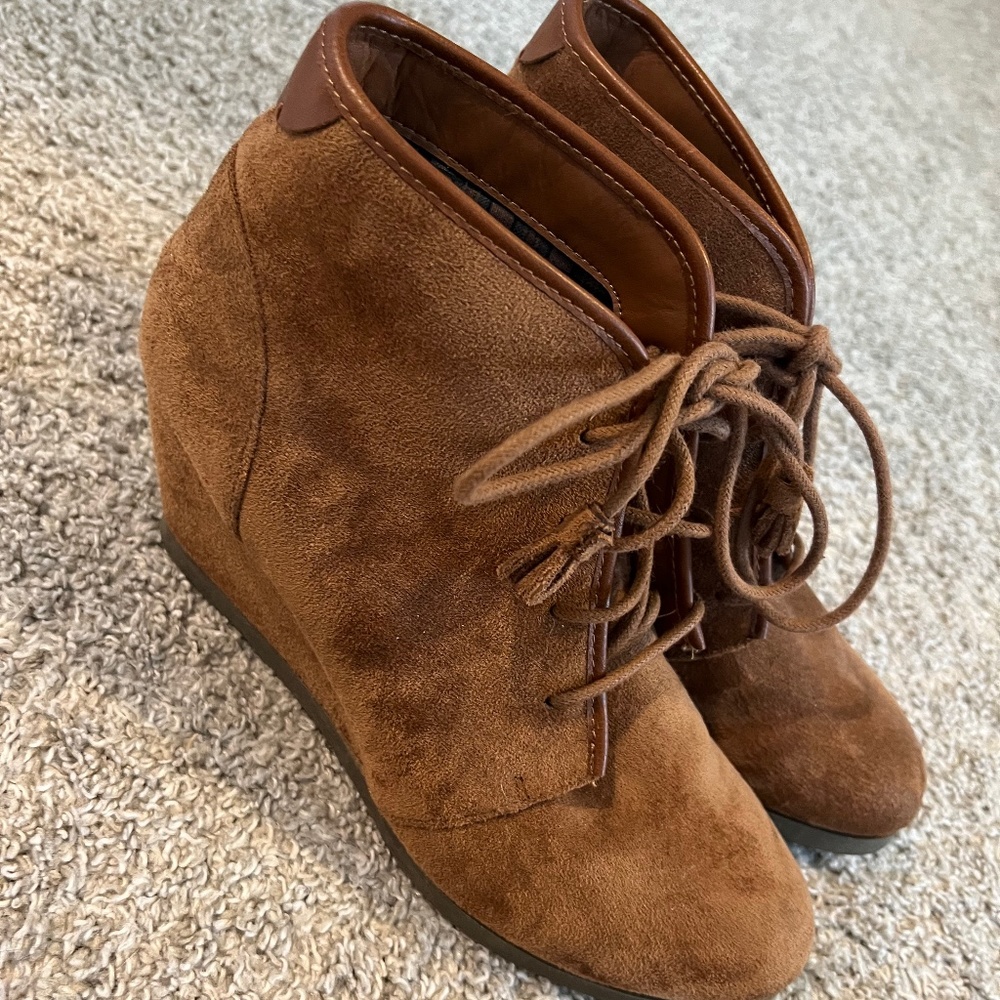 Madden Girl DALLYY light brown wedge western booties